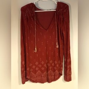 Lucky Brand Long Sleeve. Size Small. Loose fit. Comfortable and cozy.